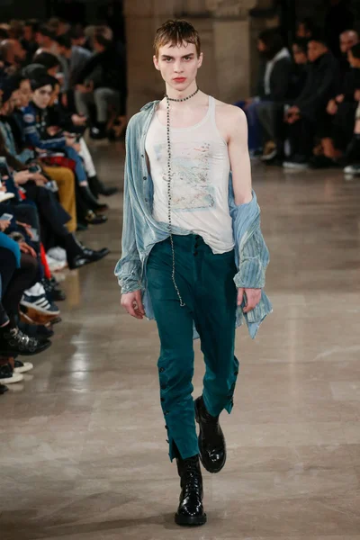 Look 29